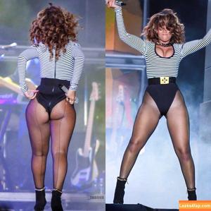 Rihanna photo #0259