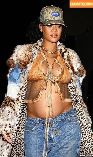 Rihanna photo #0285
