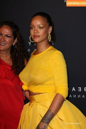 Rihanna photo #0312