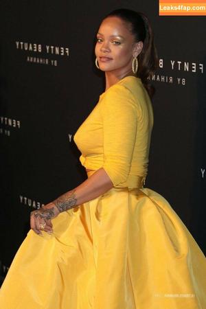 Rihanna photo #0318