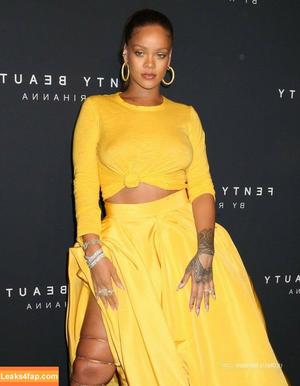 Rihanna photo #0321
