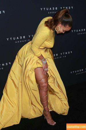 Rihanna photo #0334