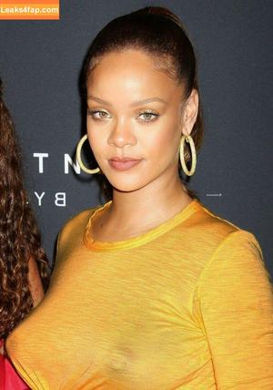 Rihanna photo #0337
