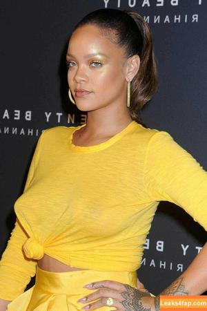 Rihanna photo #0346
