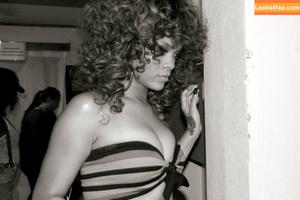 Rihanna photo #0360