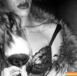 Rihanna photo #0373