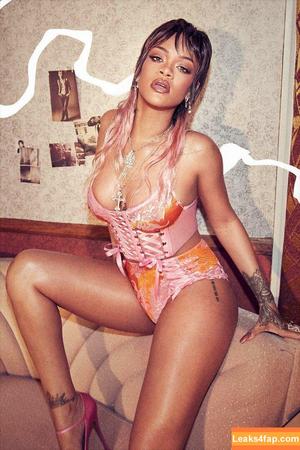 Rihanna photo #0384