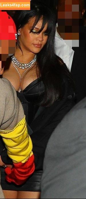 Rihanna photo #0402