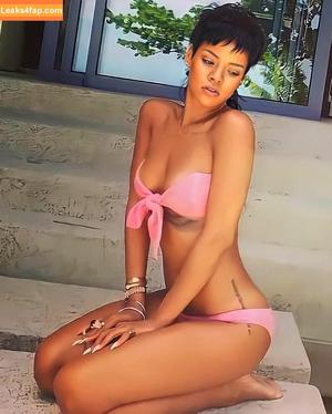 Rihanna photo #0409