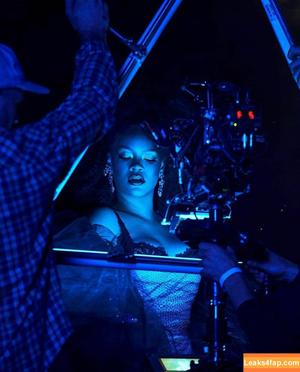 Rihanna photo #0463
