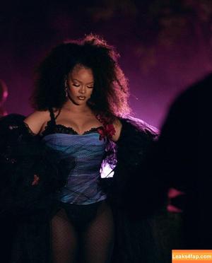 Rihanna photo #0464