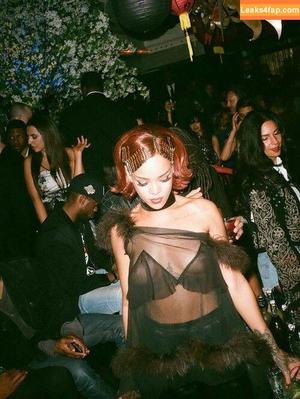 Rihanna photo #0472