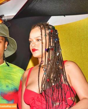 Rihanna photo #0490