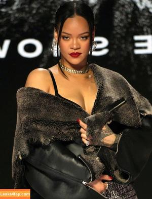 Rihanna photo #0518
