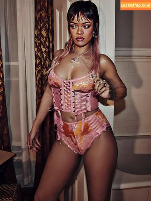 Rihanna photo #0556