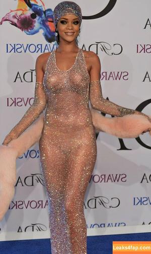 Rihanna photo #0582