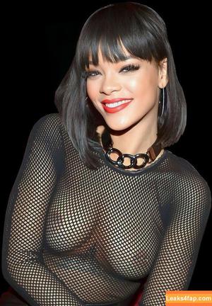 Rihanna photo #0605