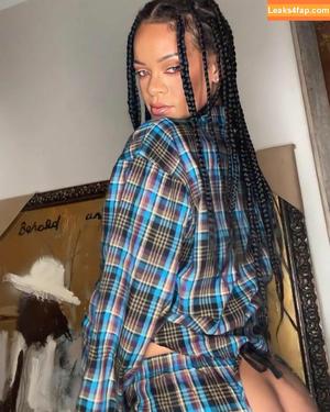 Rihanna photo #0705