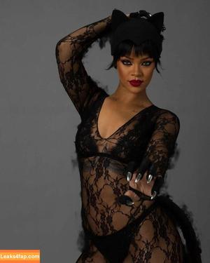 Rihanna photo #0792