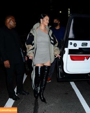 Rihanna photo #0820