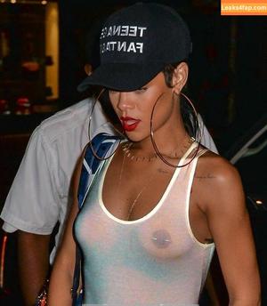 Rihanna photo #0892