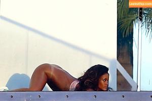 Rihanna photo #0918
