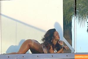 Rihanna photo #0919