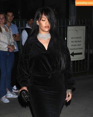 Rihanna photo #0964