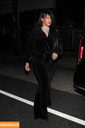 Rihanna photo #0966
