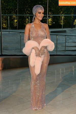 Rihanna photo #0969