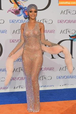 Rihanna photo #0971