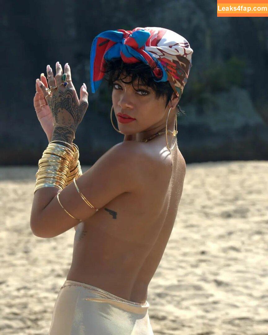 Rihanna / badgalriri leaked photo photo #1004