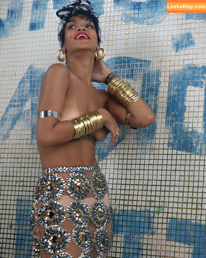Rihanna / badgalriri leaked photo photo #1037