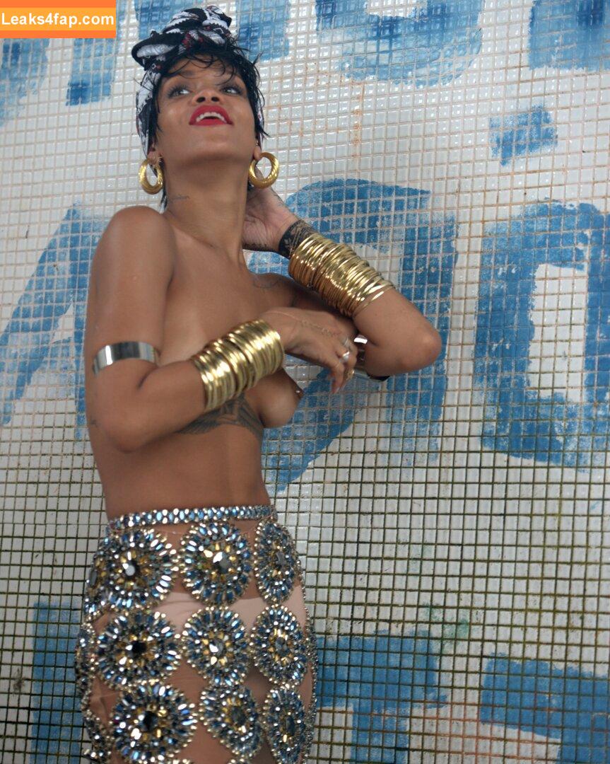 Rihanna / badgalriri leaked photo photo #1043
