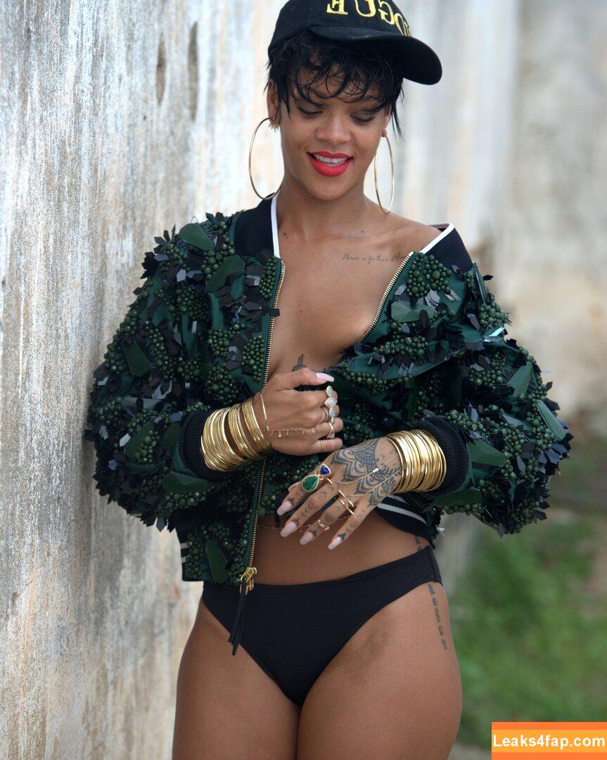 Rihanna / badgalriri leaked photo photo #1060