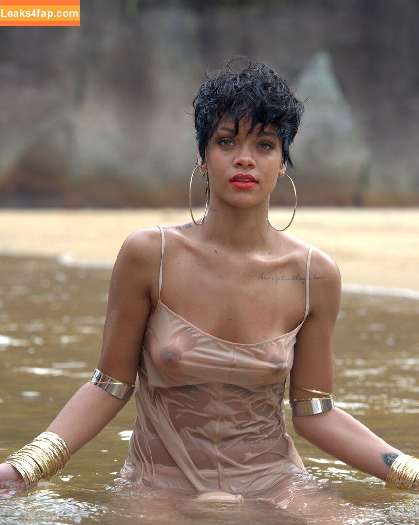 Rihanna / badgalriri leaked photo photo #1072