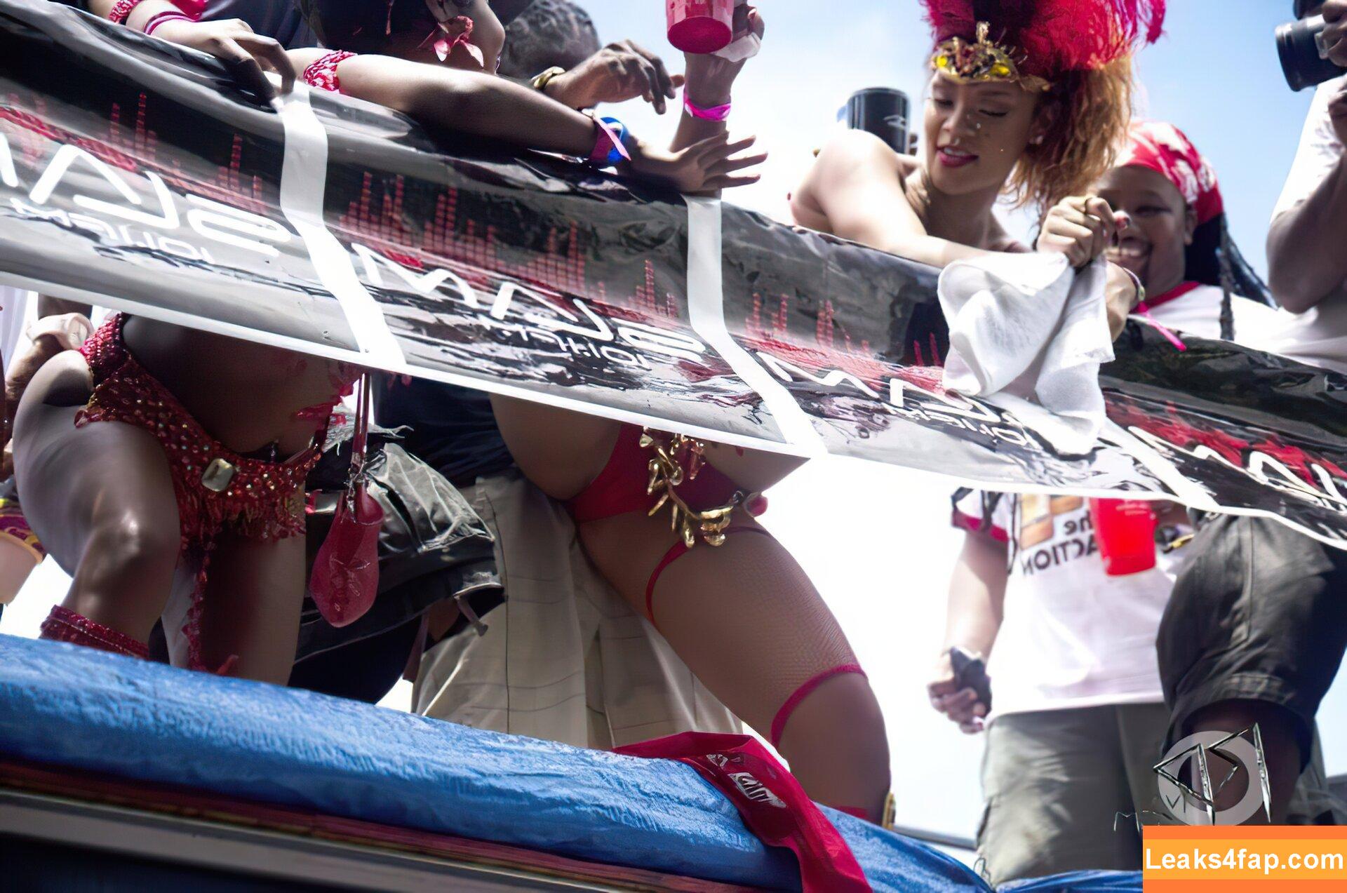 Rihanna / badgalriri leaked photo photo #1084