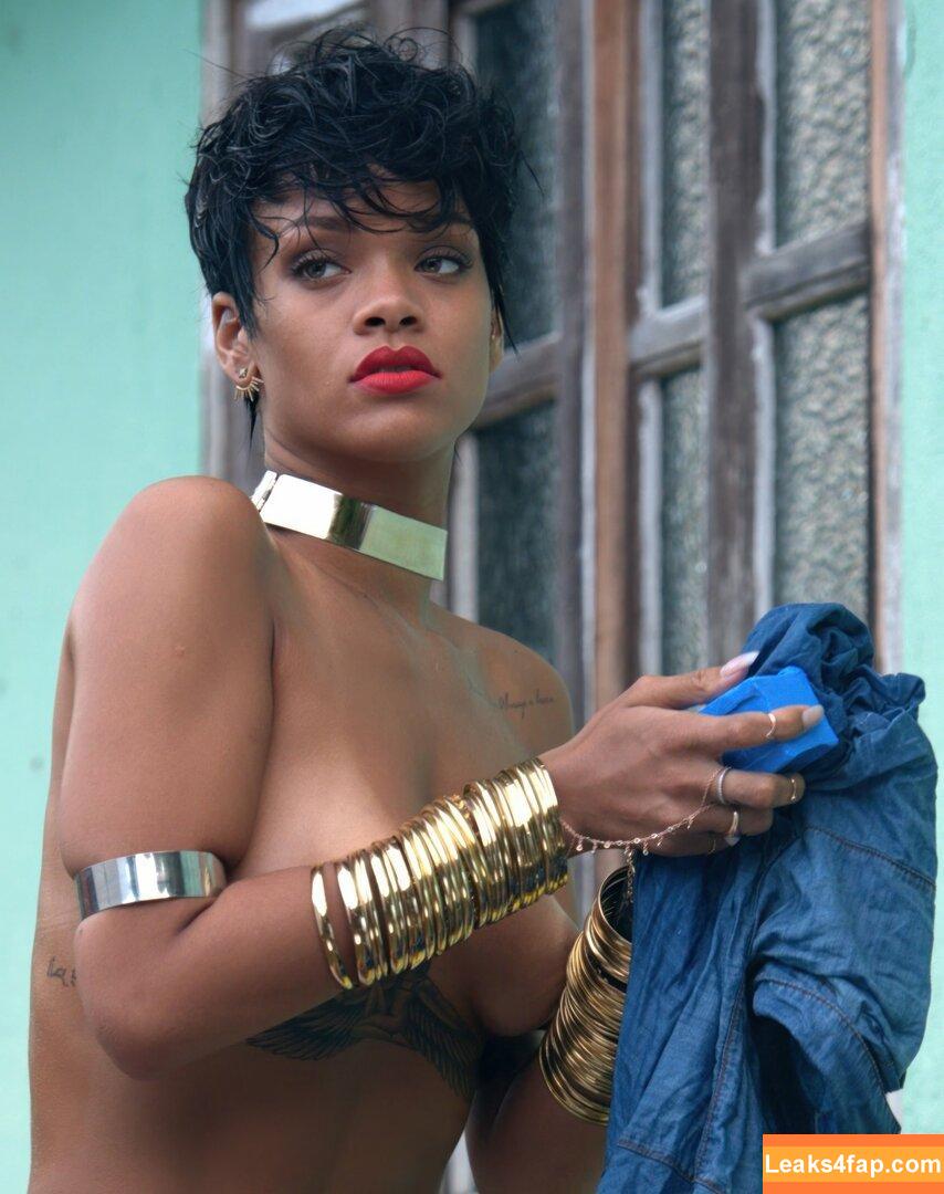 Rihanna / badgalriri leaked photo photo #1130