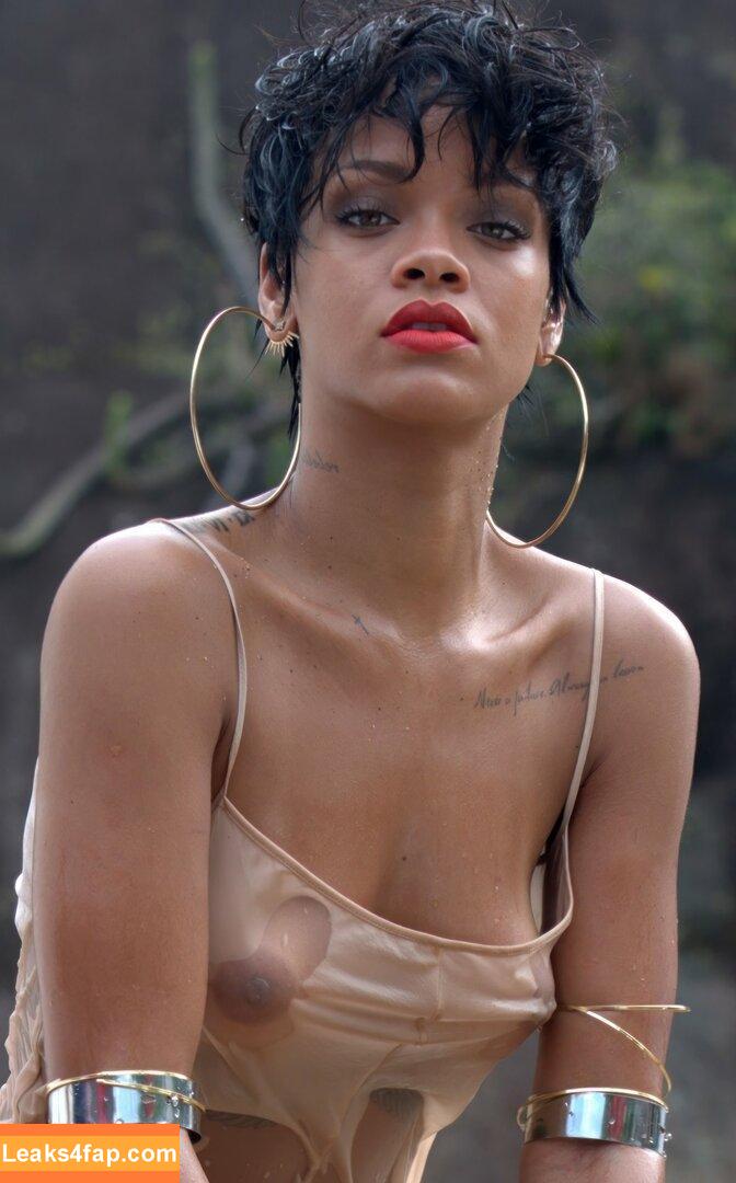 Rihanna / badgalriri leaked photo photo #1160