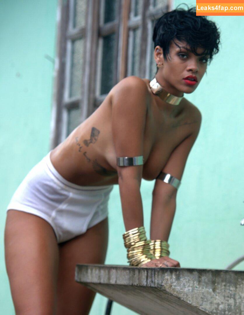 Rihanna / badgalriri leaked photo photo #1164