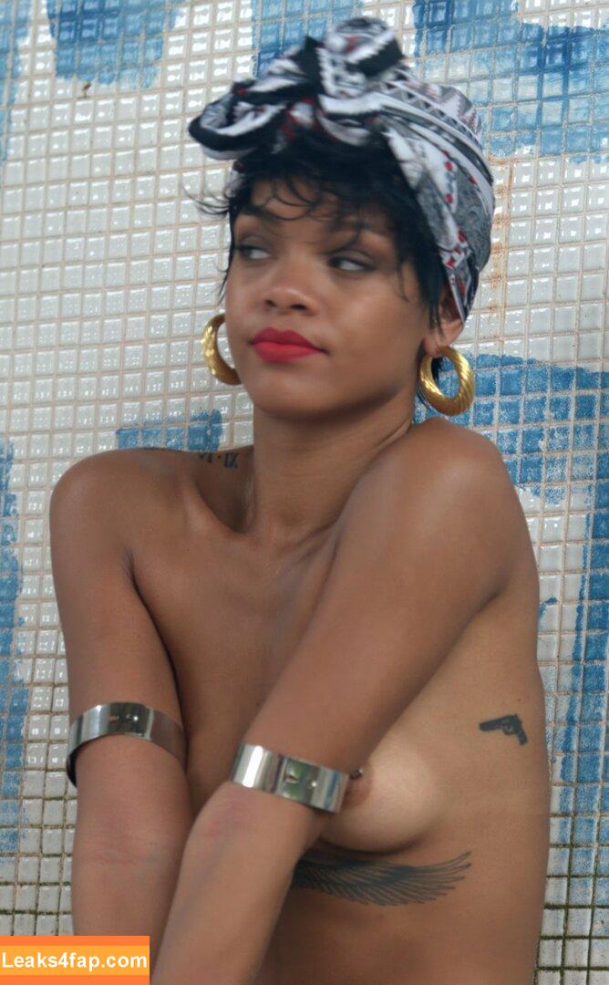 Rihanna / badgalriri leaked photo photo #1168