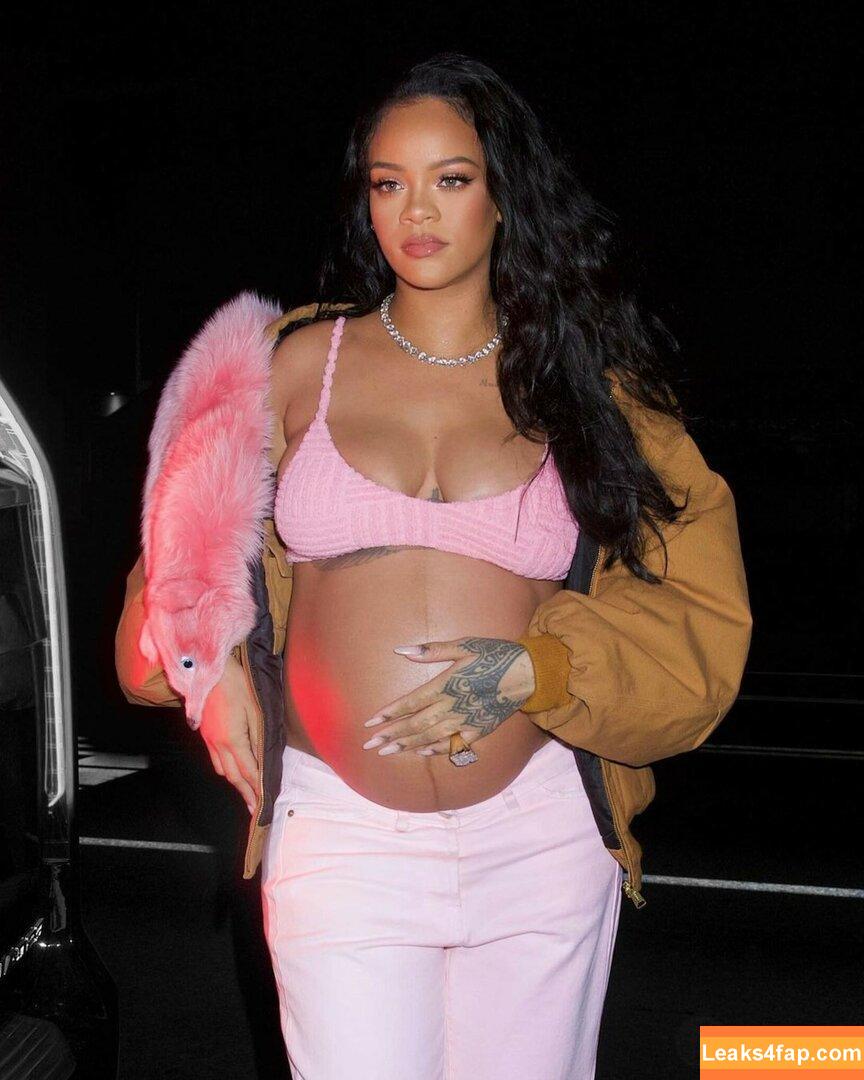 Rihanna / badgalriri leaked photo photo #1194
