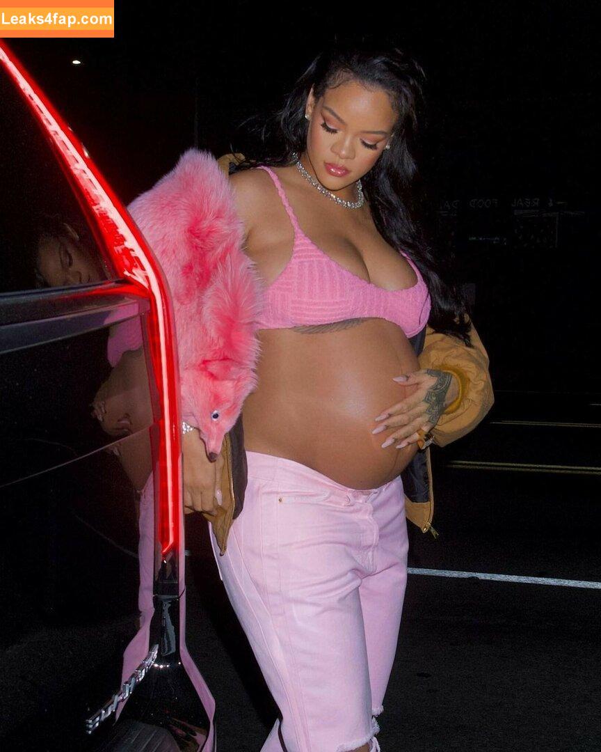 Rihanna / badgalriri leaked photo photo #1196