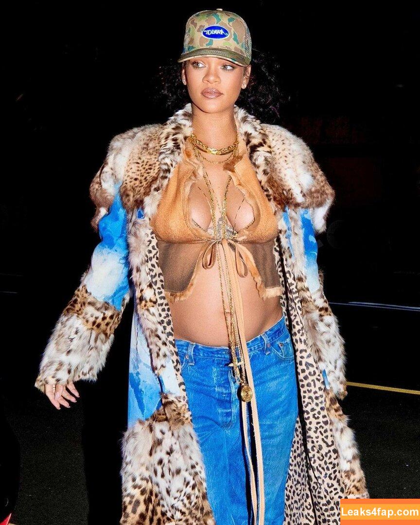 Rihanna / badgalriri leaked photo photo #1198