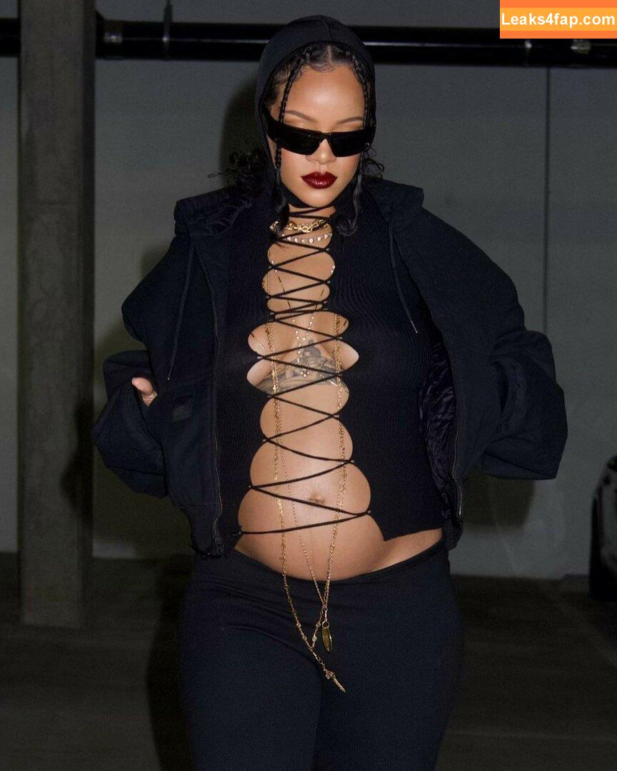 Rihanna / badgalriri leaked photo photo #1199