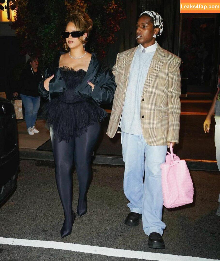 Rihanna / badgalriri leaked photo photo #1208