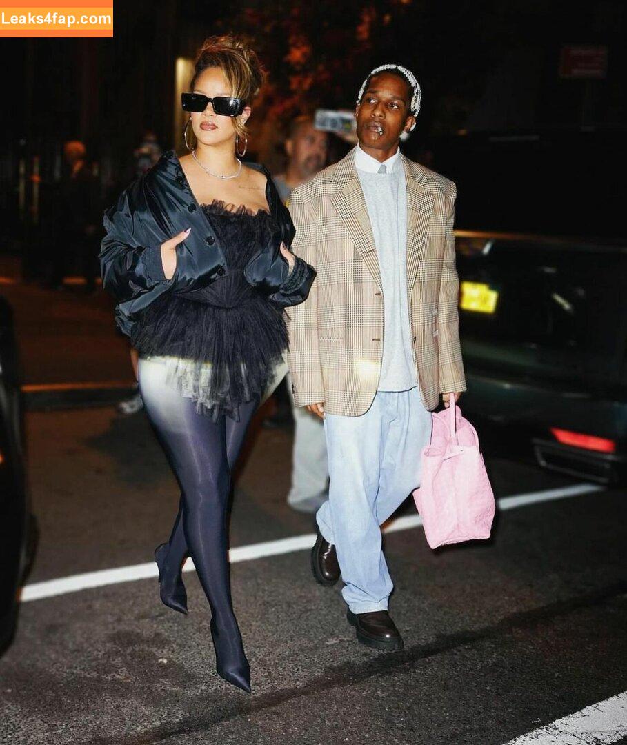 Rihanna / badgalriri leaked photo photo #1209