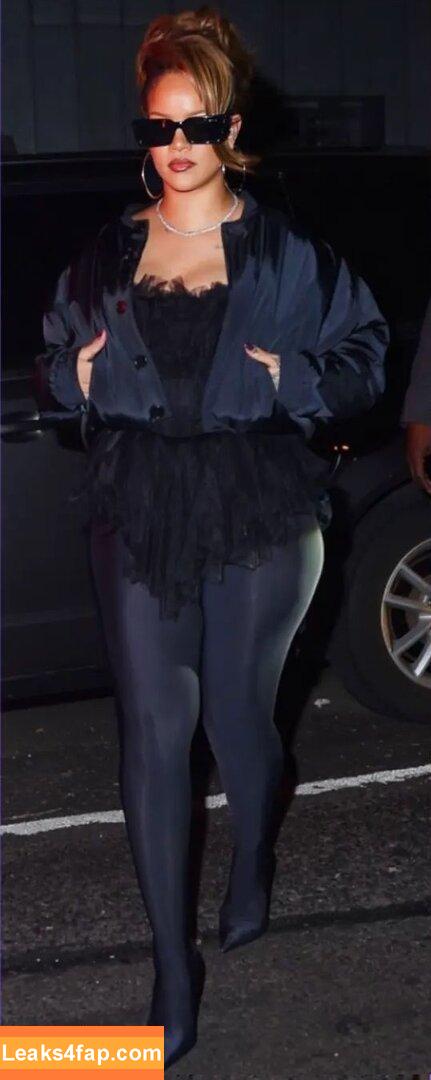 Rihanna / badgalriri leaked photo photo #1210