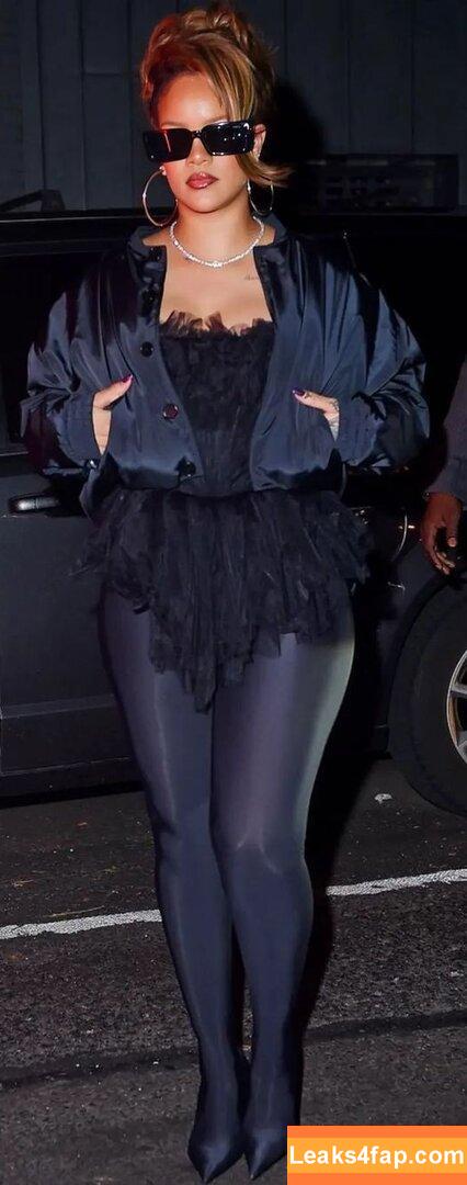 Rihanna / badgalriri leaked photo photo #1212