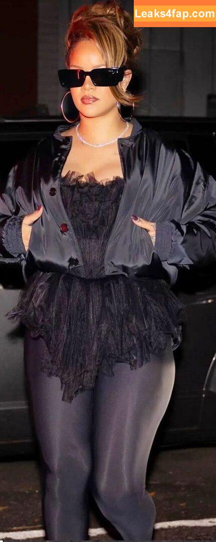 Rihanna / badgalriri leaked photo photo #1213